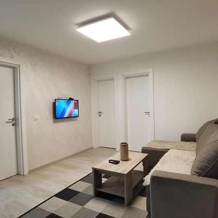 Kraguj Apartman 2 Κραγκούγιεβατς Εξωτερικό φωτογραφία