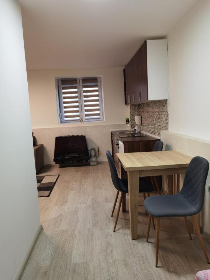 Kraguj Apartman 2 Κραγκούγιεβατς Εξωτερικό φωτογραφία