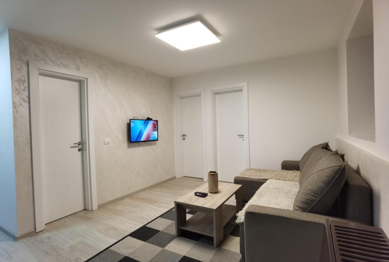 Kraguj Apartman 2 Κραγκούγιεβατς Εξωτερικό φωτογραφία